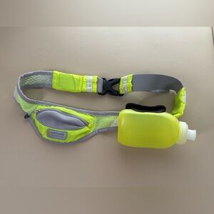 Nathan running belt with water bottle